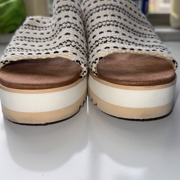 Toms Womens Wedge Sandals Espadrille W10 Striped Pattern Ivory & Black Slip-On - Picture 6 of 10